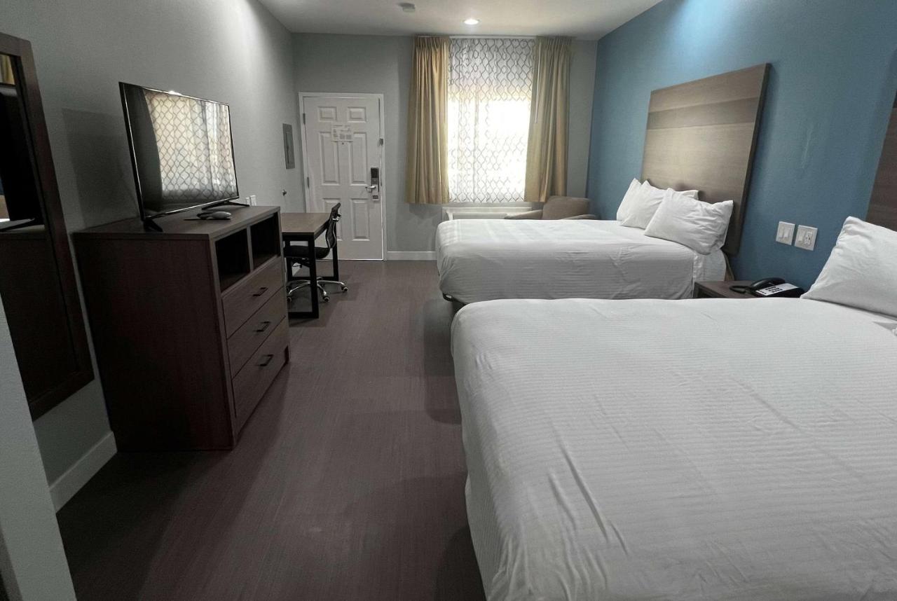 Baymont By Wyndham Freeport Texas Hotel Екстериор снимка