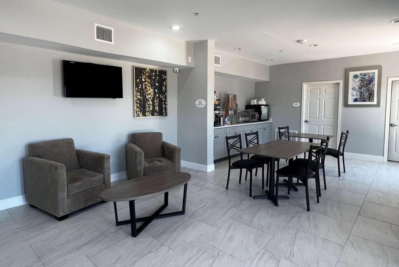 Baymont By Wyndham Freeport Texas Hotel Екстериор снимка