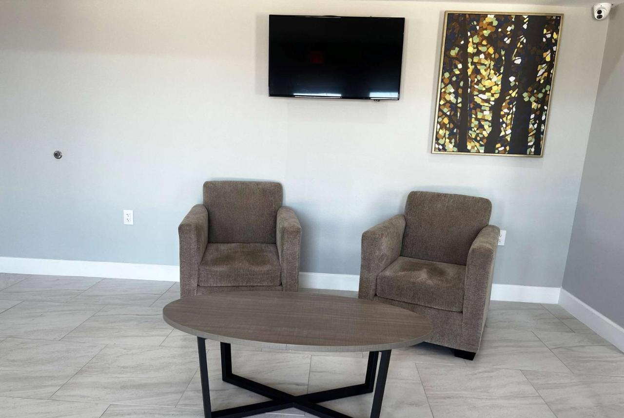 Baymont By Wyndham Freeport Texas Hotel Екстериор снимка