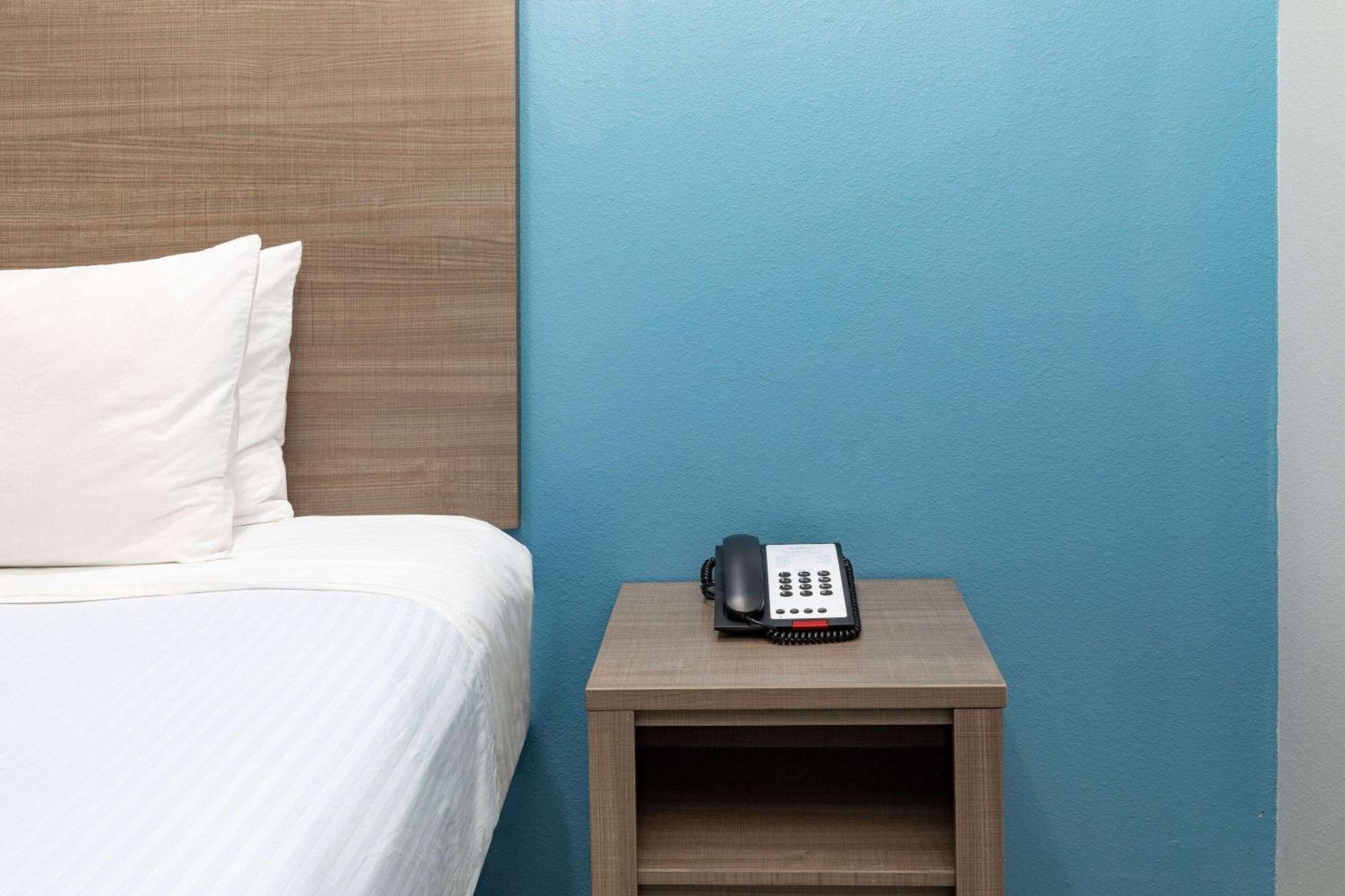 Baymont By Wyndham Freeport Texas Hotel Екстериор снимка